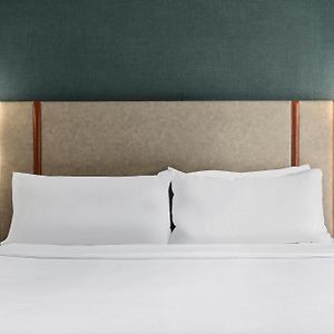 Standard King Room City View